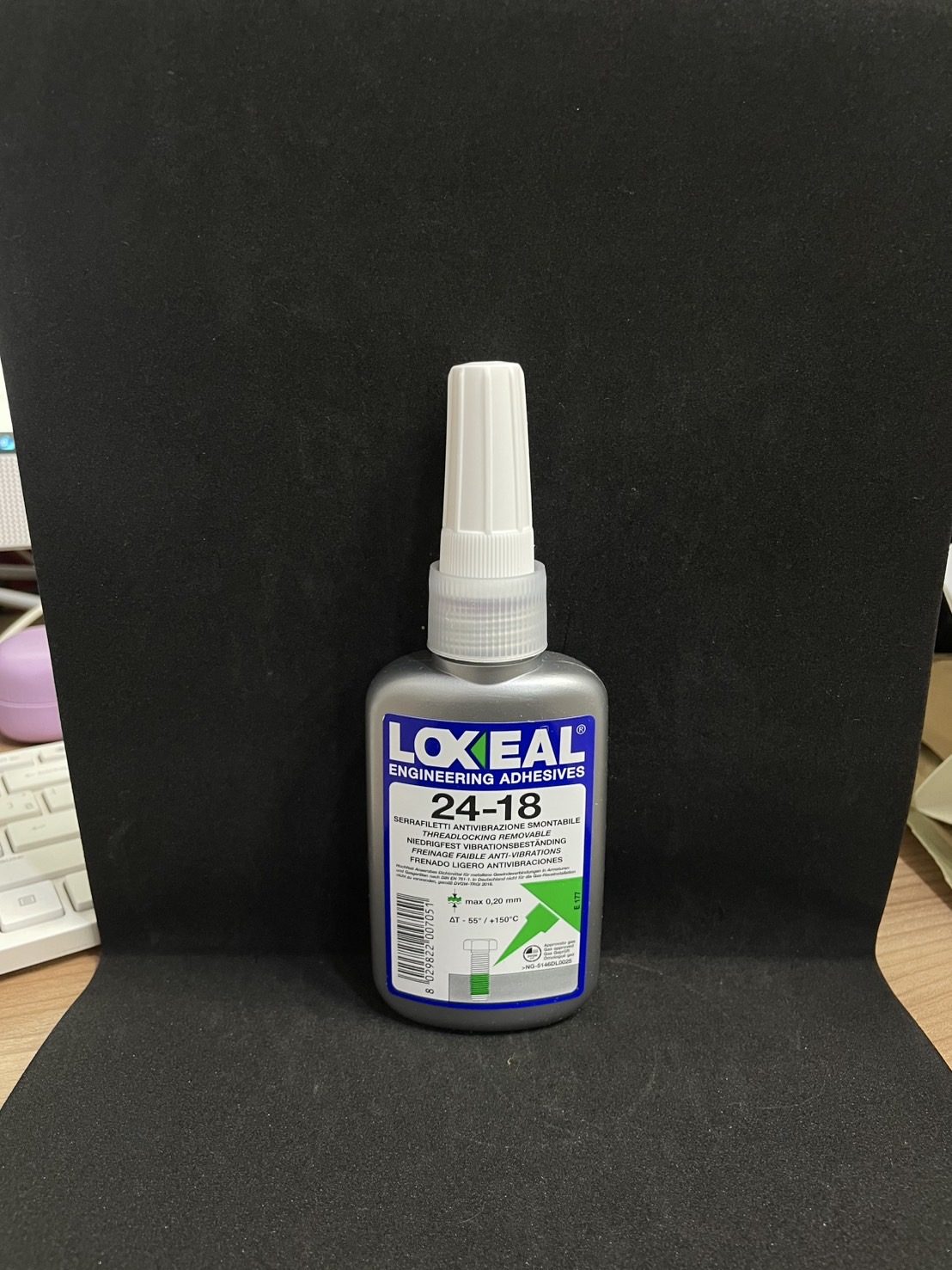 กาวล็อคเกลียว LOXEAL 24-18 ขนาด 50 ml